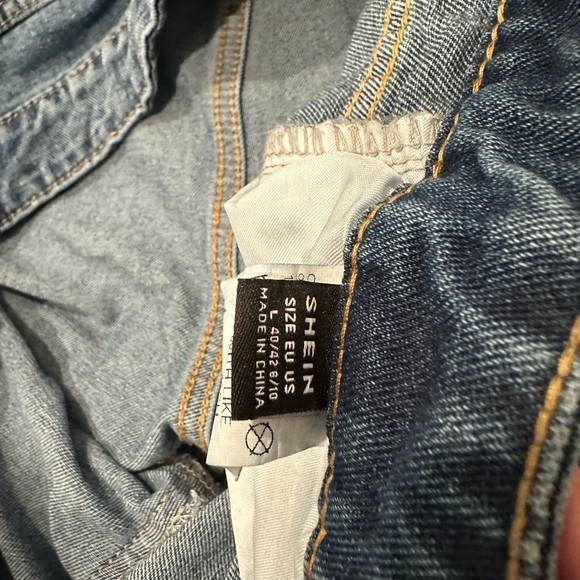 High waist ripped frayed hem mom jeans - Picture 2 of 4